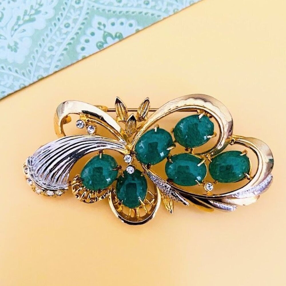 Vintage Jade Cluster Swirl Brooch Mixed Metal